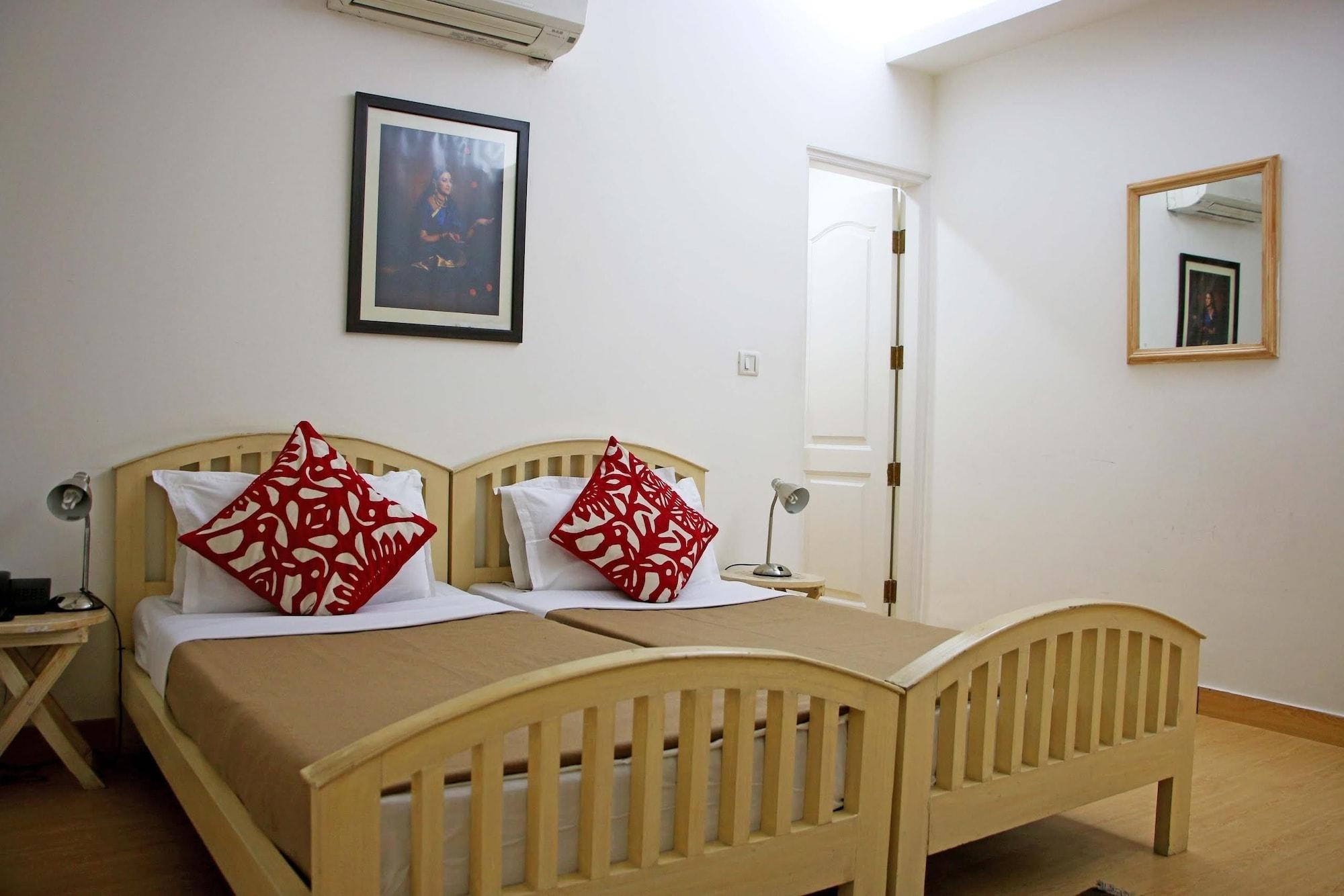 Colonel'S Retreat At The Airport Bed & Breakfast New Delhi Bagian luar foto