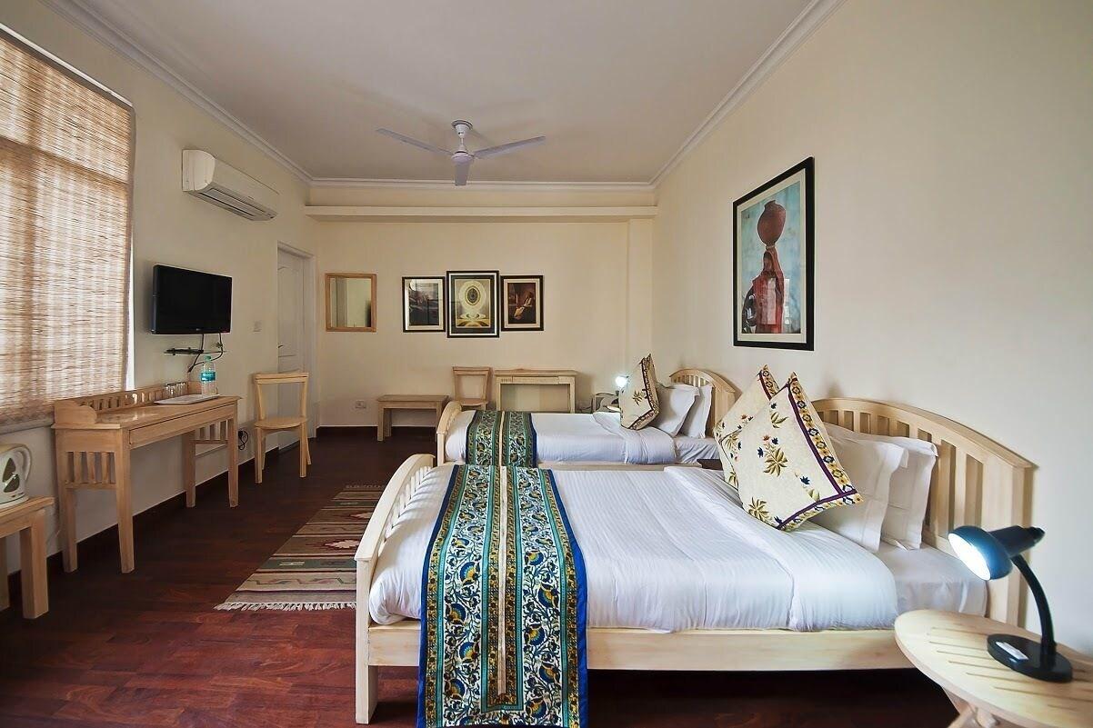 Colonel'S Retreat At The Airport Bed & Breakfast New Delhi Bagian luar foto