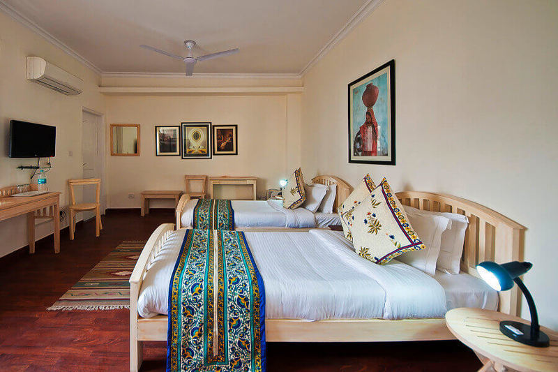 Colonel'S Retreat At The Airport Bed & Breakfast New Delhi Bagian luar foto