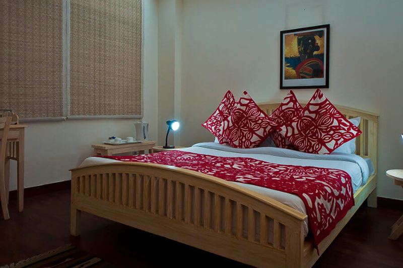 Colonel'S Retreat At The Airport Bed & Breakfast New Delhi Bagian luar foto