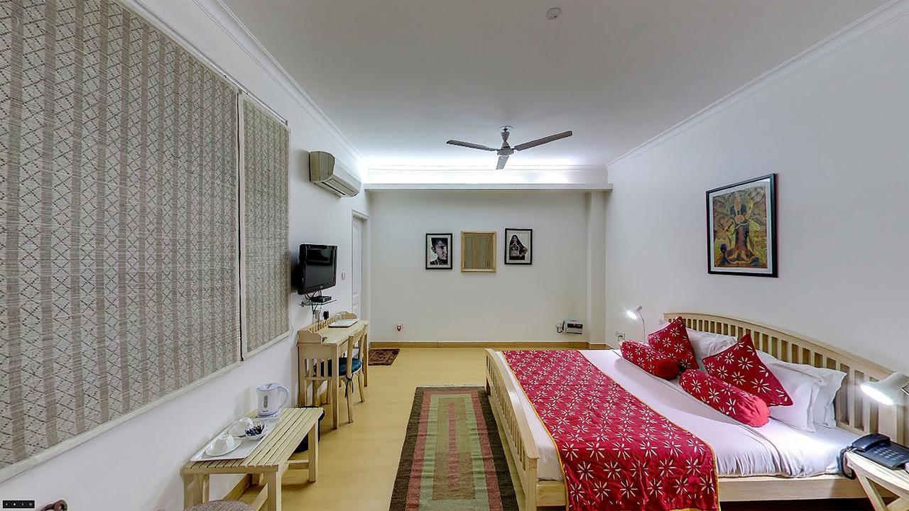 Colonel'S Retreat At The Airport Bed & Breakfast New Delhi Bagian luar foto