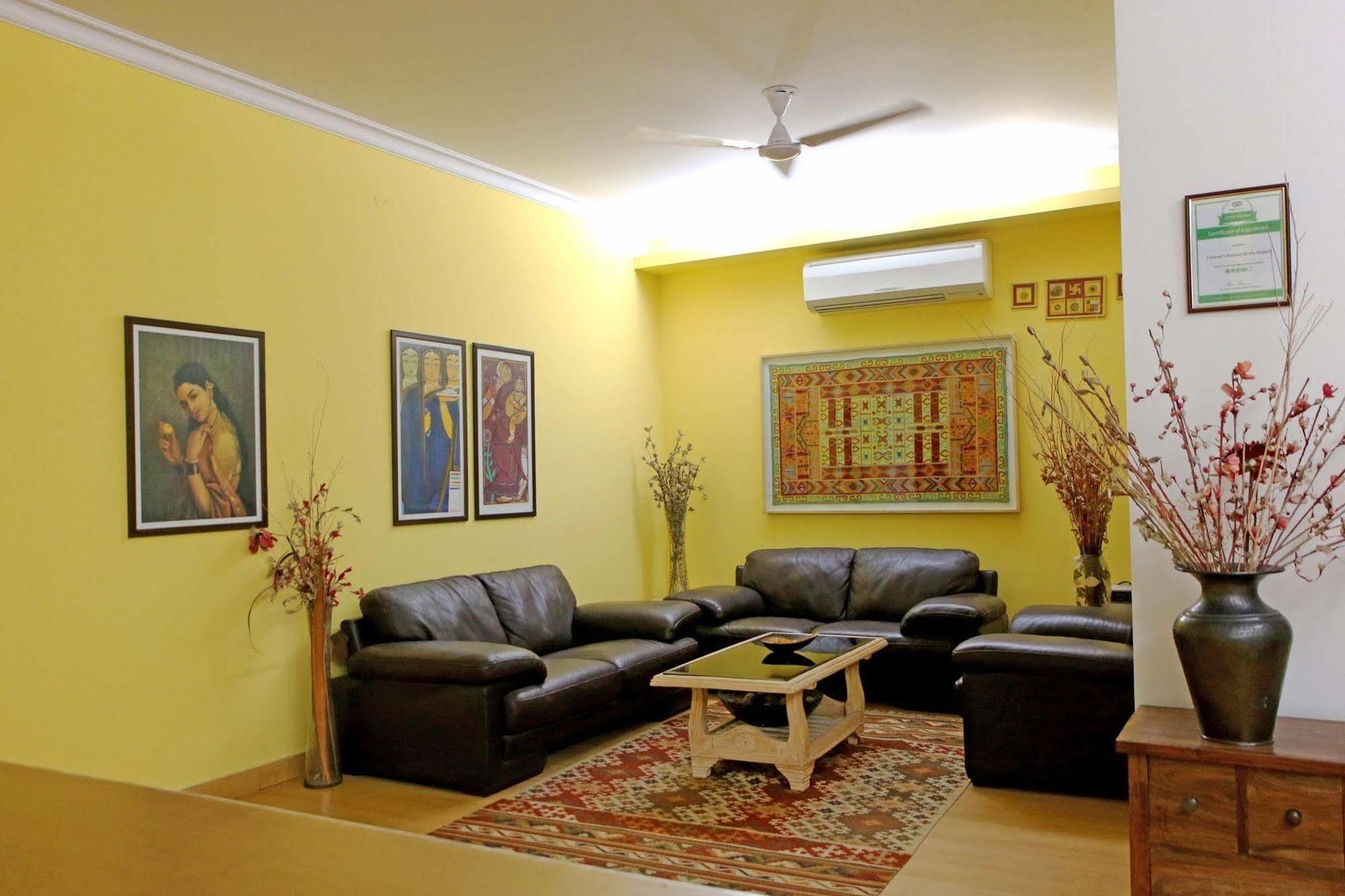 Colonel'S Retreat At The Airport Bed & Breakfast New Delhi Bagian luar foto